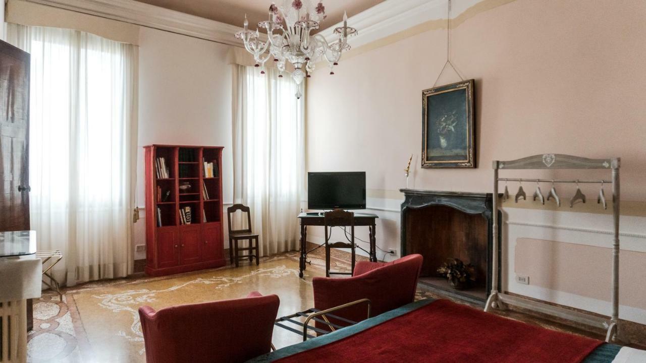 Luxury Balcony Apartment Venice Exterior photo
